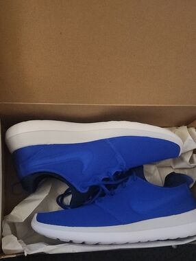 Brand New Nike Roshe Two Sneakers
